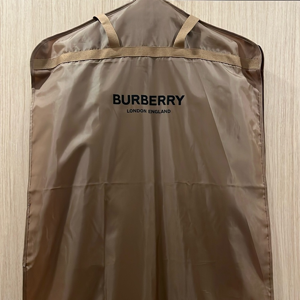Women Burberry double breasted Raincoat/ trench coat